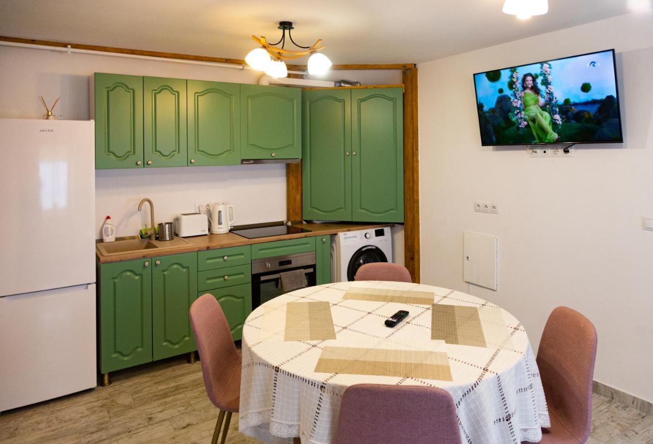 Stone Way Apartment Sibiu Bagian luar foto
