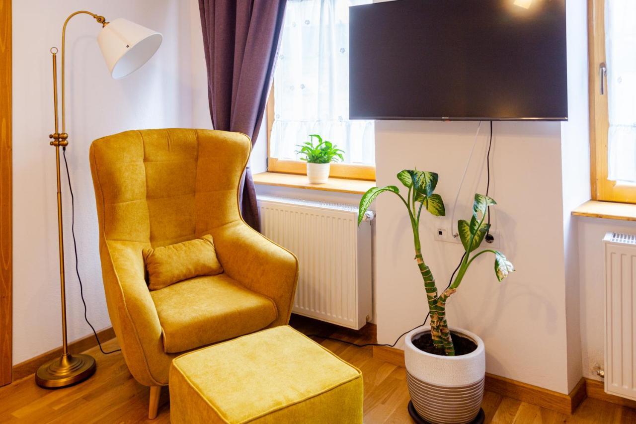 Stone Way Apartment Sibiu Bagian luar foto