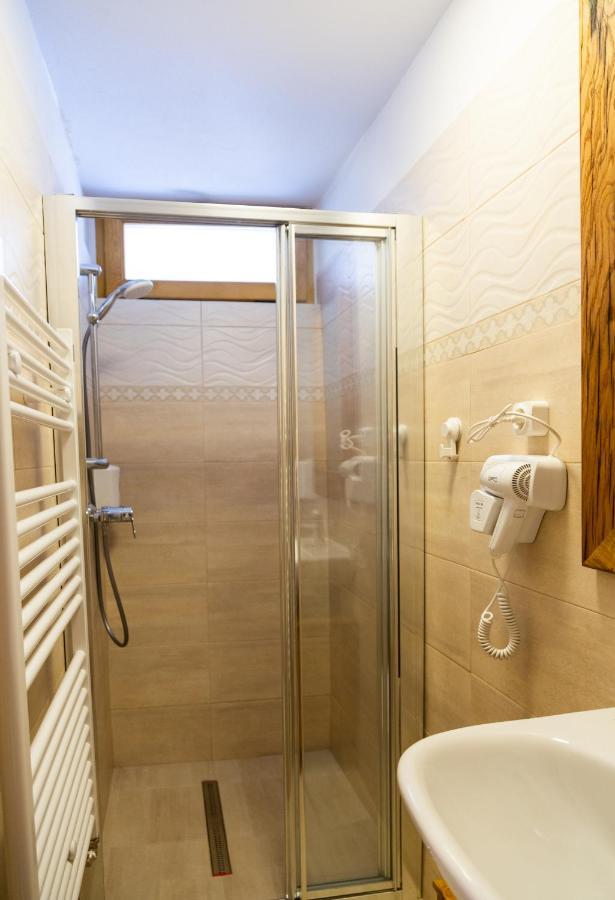 Stone Way Apartment Sibiu Bagian luar foto
