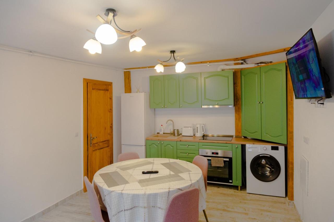 Stone Way Apartment Sibiu Bagian luar foto