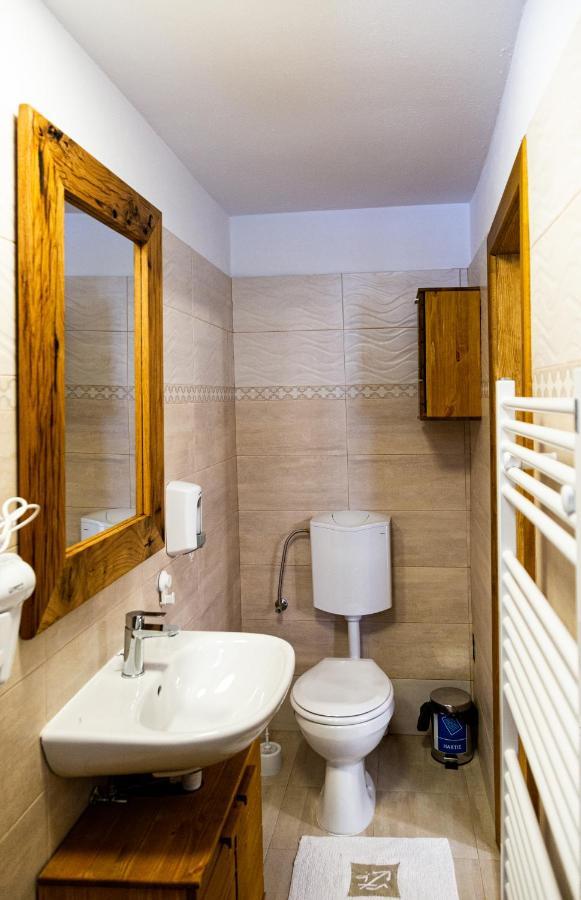 Stone Way Apartment Sibiu Bagian luar foto